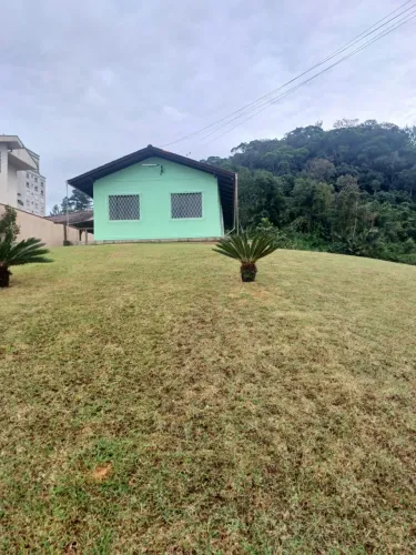Alugo casa no centro de Guaramirim