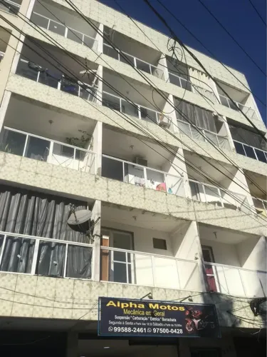 VENDE-SE OU ALUGA-SE EXCELENTE COBERTURA DE 03 QUARTOS NO RECREIO DOS BANDEIRANTES.