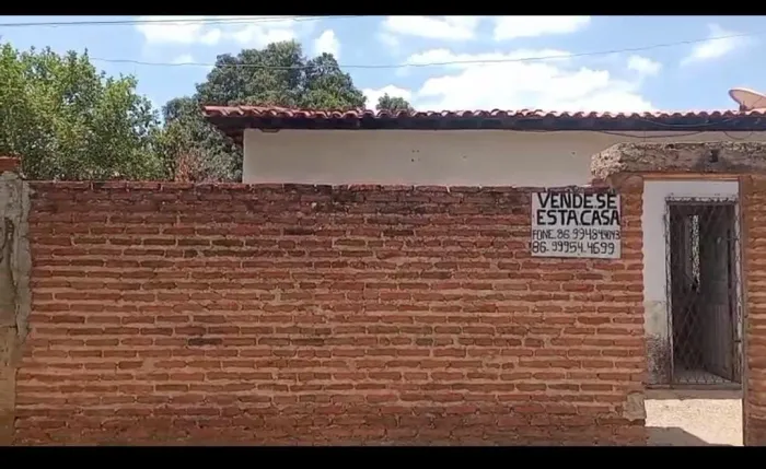 Vendo terreno e casa bairro Aeroporto 