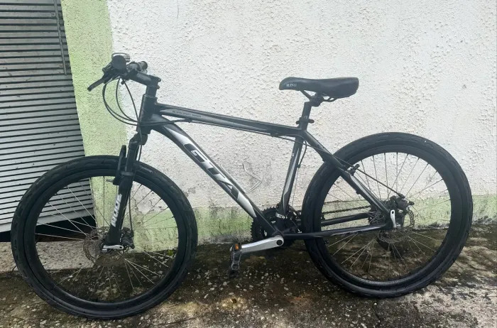 Vende-se Bicicleta Aro 26 - Excelente Estado
