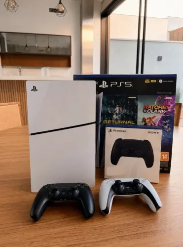 Playstation 5 Slim + 2 Controles + Diversos Jogos!