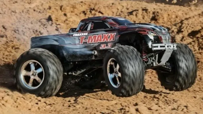 Automodelo Tmaxx 3.3
