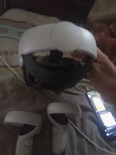 Meta Quest 2 seminovo usei poucos meses vai fazer três meses que eu comprei ele mas enjoei