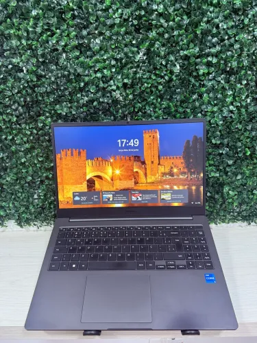 Samsung Book NP550XED | Intel Core i5 1235U 12ª Geração | 8GB RAM | SSD 256GB | Tela 15.6?