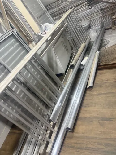 guarda corpo em aluminio com vidros