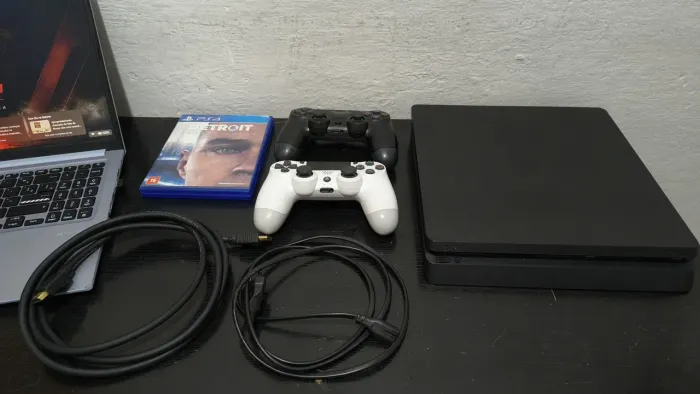 Vendo Playstation 4 Slim Conservado Zero