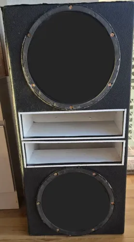 Caixa de som vazia p 2 falantes de 12"