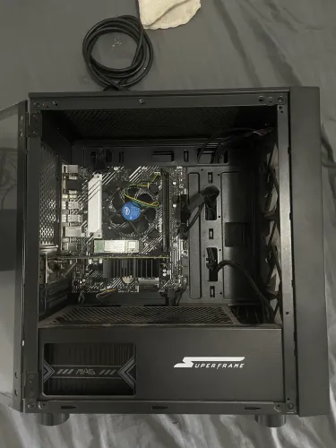 PC Gamer Intel i5 + RX 560 4GB + SSD NVMe + Monitor 24?