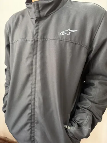 Jaqueta Alpinestars Preta - Ideal para o Frio - Comprada na Itália