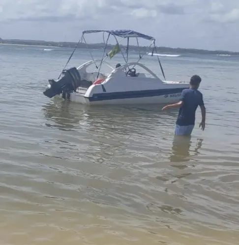 LANCHA COMPLETA R$ 32.000,00