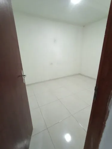 CASA COM TRÊS QUARTOS - SENDO DOIS SUITES