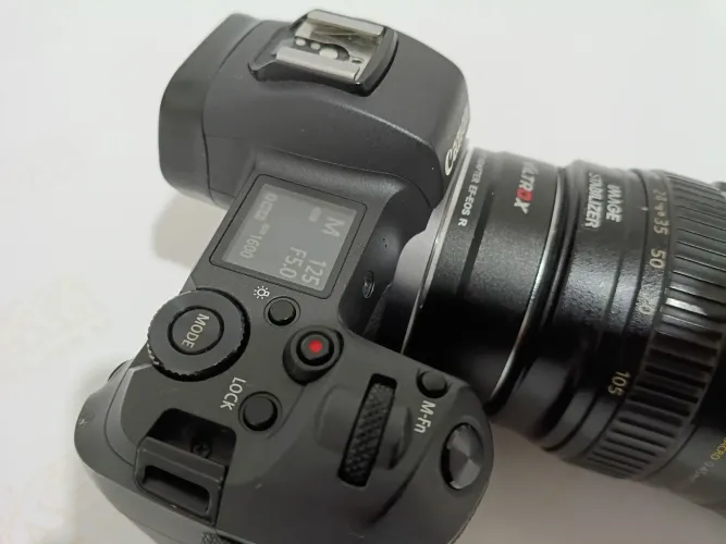 Câmera Canon R