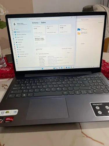 NOTEBOOK LENOVO RYZEN 5. 12 de ram R$1.850