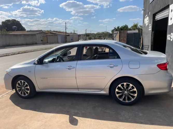 Toyota Corolla Altis 2.0 Flex 16V Aut. 2014