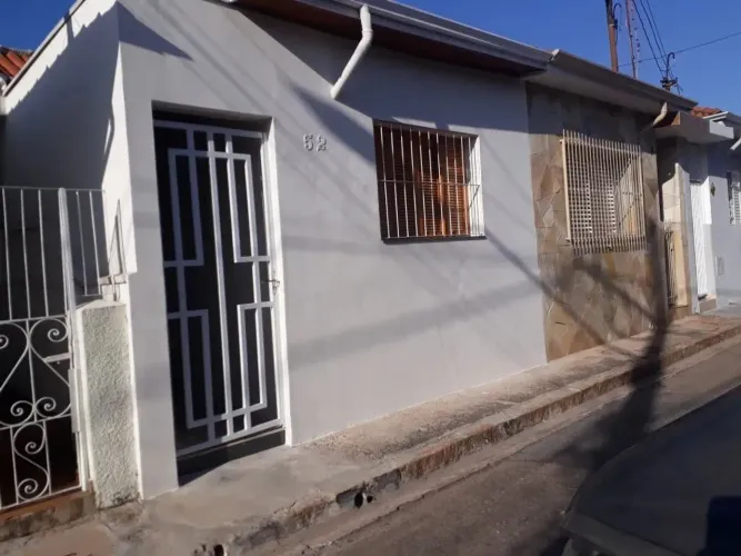 Casa residencial à venda na Vila Arens com 64 m² e 1 dormitório/quarto disponível.