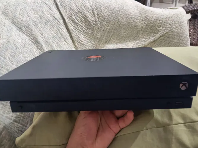 Xbox one x com controle gamesir com hall effect e botões traseiros mais 3 jogos em midia