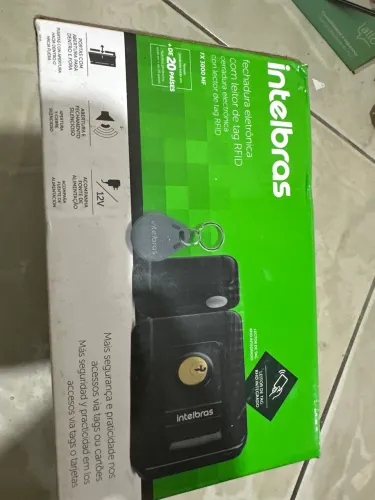 Fechadura eletrônica com leitor de tag RFID Intelbras