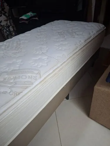 Cama Box Solteiro Simmons Premium - Conservada