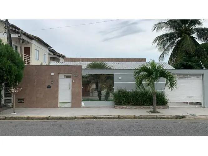 Casa em Leilão - Parque Jóquei Club - Campos Dos Goytacazes - RJ