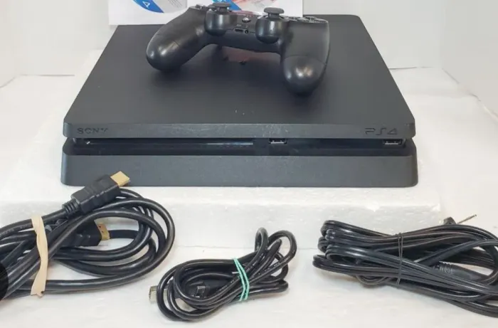 Vendo console Playstation 4 slim