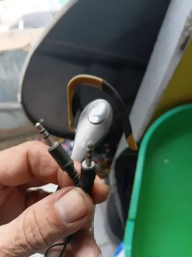 Vende-se fone é microfone para notebook, computador e etc