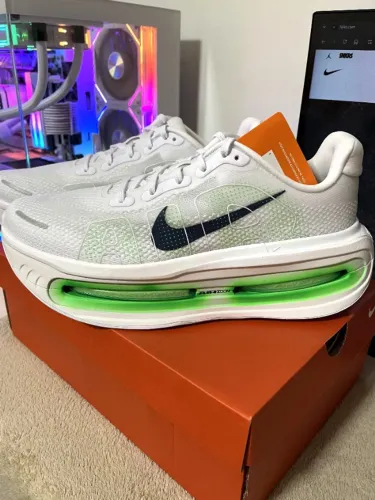 Tênis Nike Vomero Premium Green Spark 43BR (ORIGINAL)