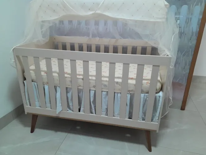 2 meses de uso super novo - BERÇO, COLCHÃO, SAIA, PROTETOR COLCHÃO, MOSQUITEIRO