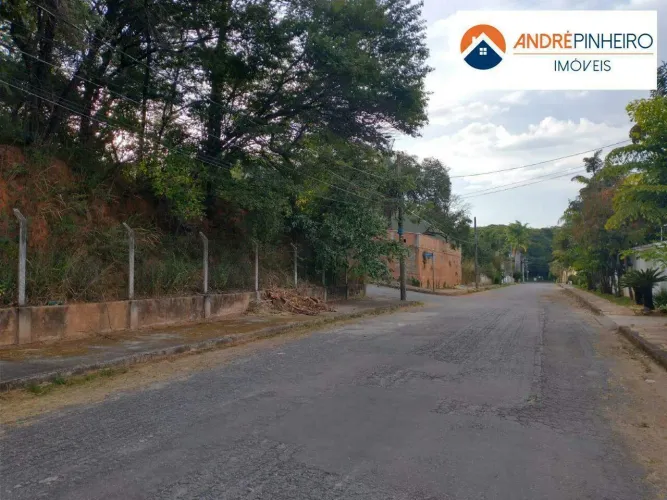Lote Exclusivo de 1.000m² na Pampulha A 1 Quarteirão da Lagoa! - BH