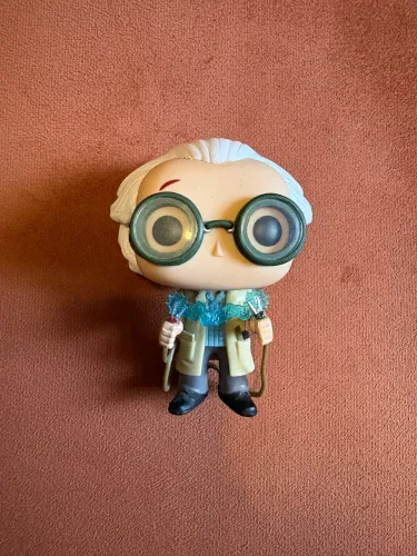 Funko pop Dr Emmet Brown original (de volta para o futuro) sem caixa