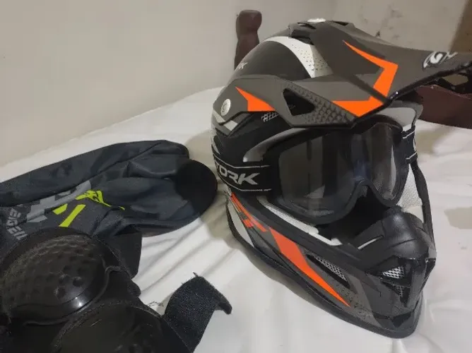 capacete, cotoveleira, joelheira pro tork