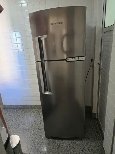 Geladeira Brastemp Inox 352 litros BRM39 BRM39EKANA