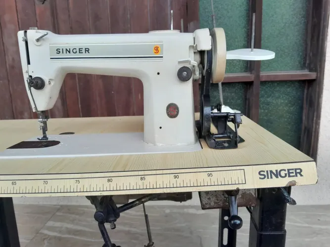 Máquina reta Singer industrial