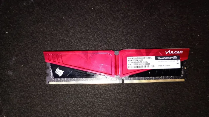 Memória Ram DDR4 8G 3200 T-FORCE VULCAN