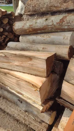 Lenha para fogão, churrasqueira, lareira, forno. Cargas a granel. Entrega a domicílio.
