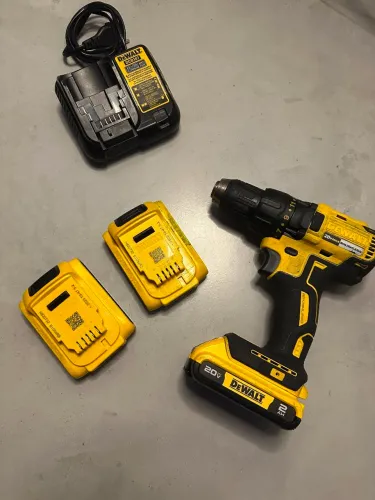 Furadeira/Parafusadeira DeWalt 20V Brushless (+ 3 Baterias)