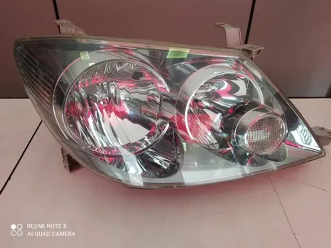 Farol Direito Toyota Hilux Sw4 2005 A 2008