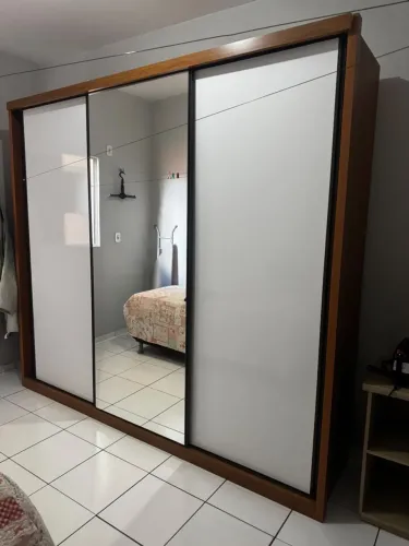 GUARDA ROUPA