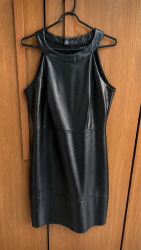 Vendo vestido em P.U, usado apenas 1 vez