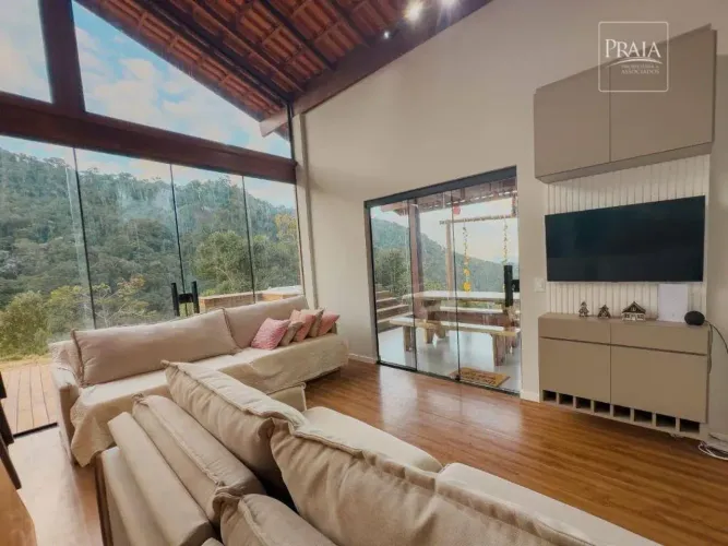 Casa com 3 dormitórios à venda, 135 m² por R$ 1.490.000 - Santa Teresa/ES
