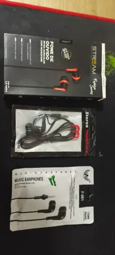 3 fones de ouvidos