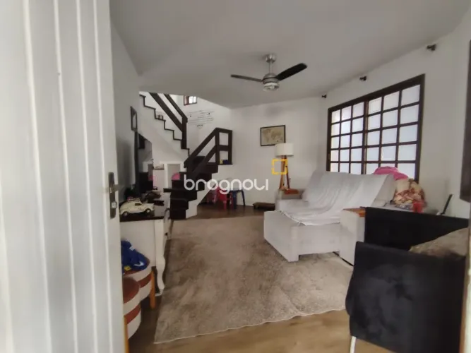 Casa de 4 quartos a venda no Balneário do Estreito, em Florianópolis.