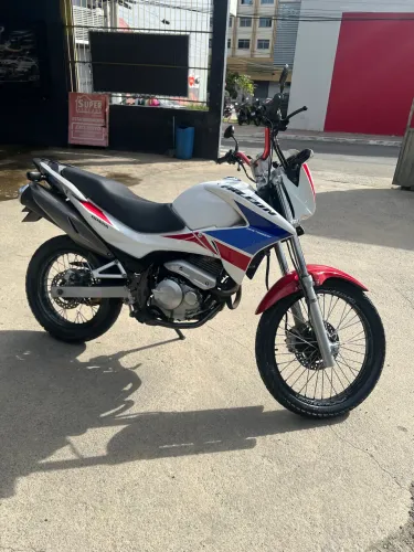 Falcon 400 Tricolor 2015