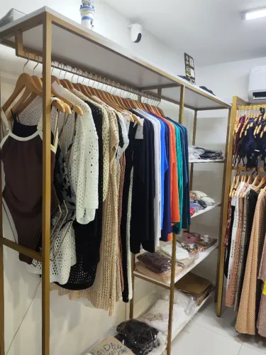 Armário expositor para loja de roupas  faça sua oferta