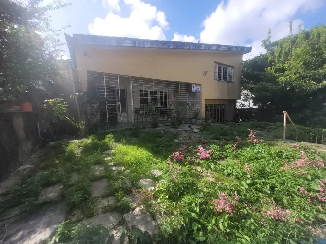 Excelente casa no Bongi