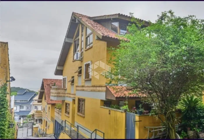 Casa em condomínio 3 quartos no Jardim Isabel