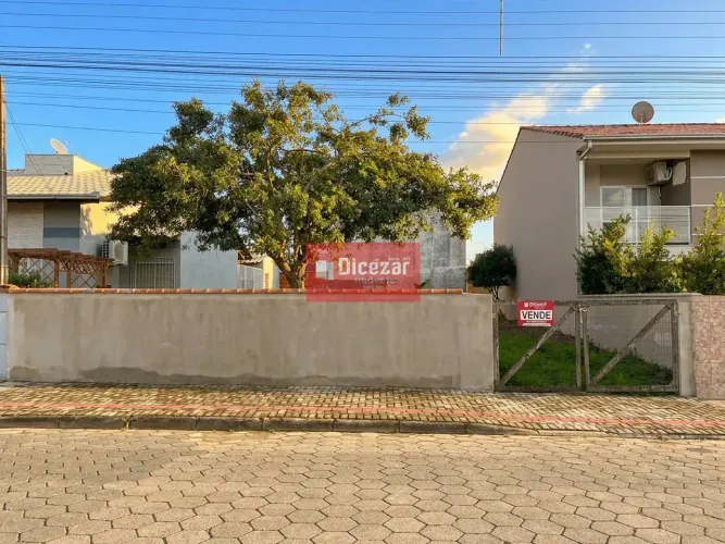 Terreno pronto p/construir à venda, a 400 metros da Praia Alegre, em excelente localização