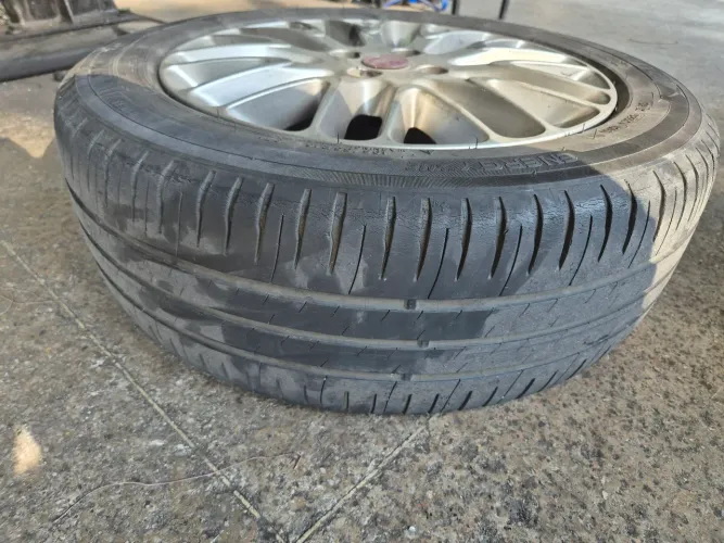 Pneu 195 55 r16  Michelin meia vida