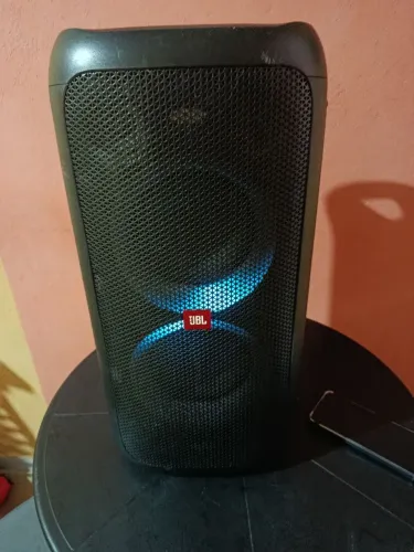Vende-se caixa de som JBL
