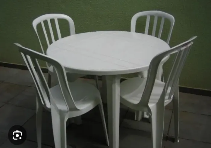 Conjunto de mesa desmontável com 4 cadeiras de plástico