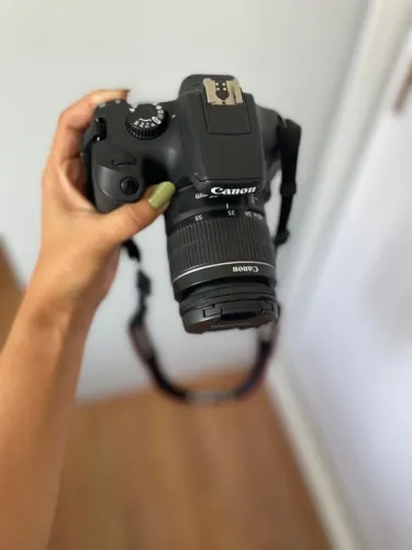 Kit Canon T100 + Lente 18-55mm Usada 7K Cliques